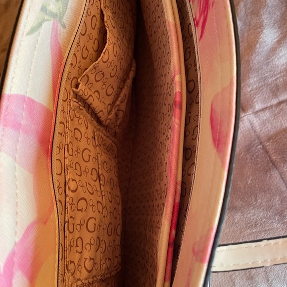 Guess floral tote - Picture 4 of 5